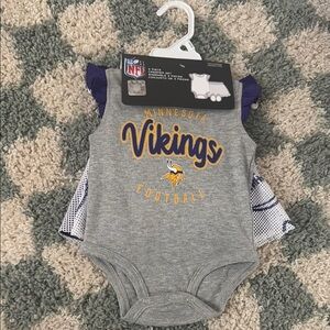 NWT NFL Minnesota Vikings Baby Ensemble 6-9 mos